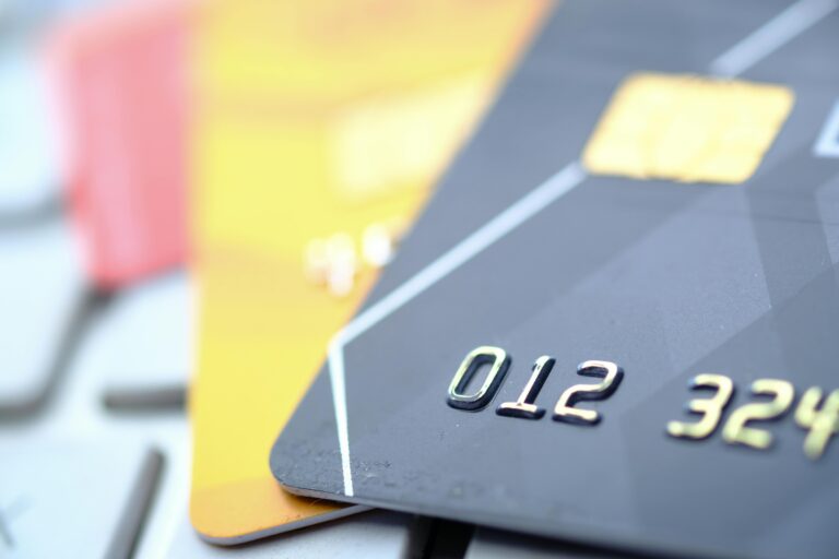 Comprehensive guide to the best credit cards for international students in the US for 2026.