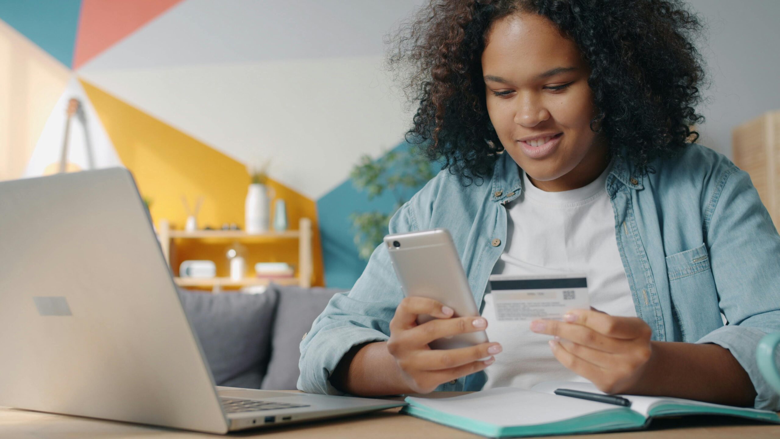 Discover it Student Cash Back credit card review from an international student perspective.